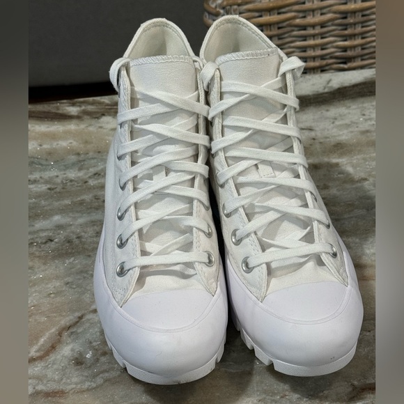 Women’s CONVERSE Chuck Taylor All Star high top lug white sneakers- Size 7.5 - Picture 8 of 12
